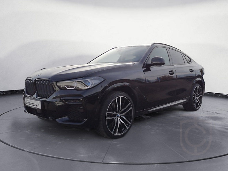 BMW X6 M50i
