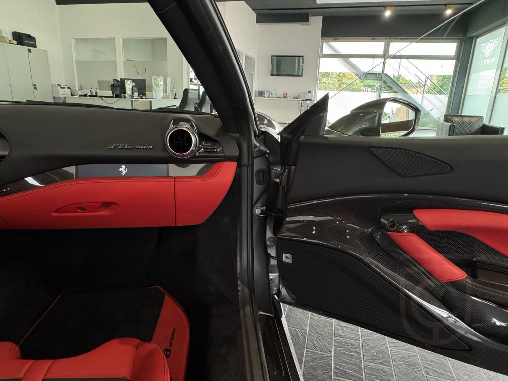Ferrari F8 Spider*CARBON*LIFT*FULL*DISPL*JBL*WARRANTY*