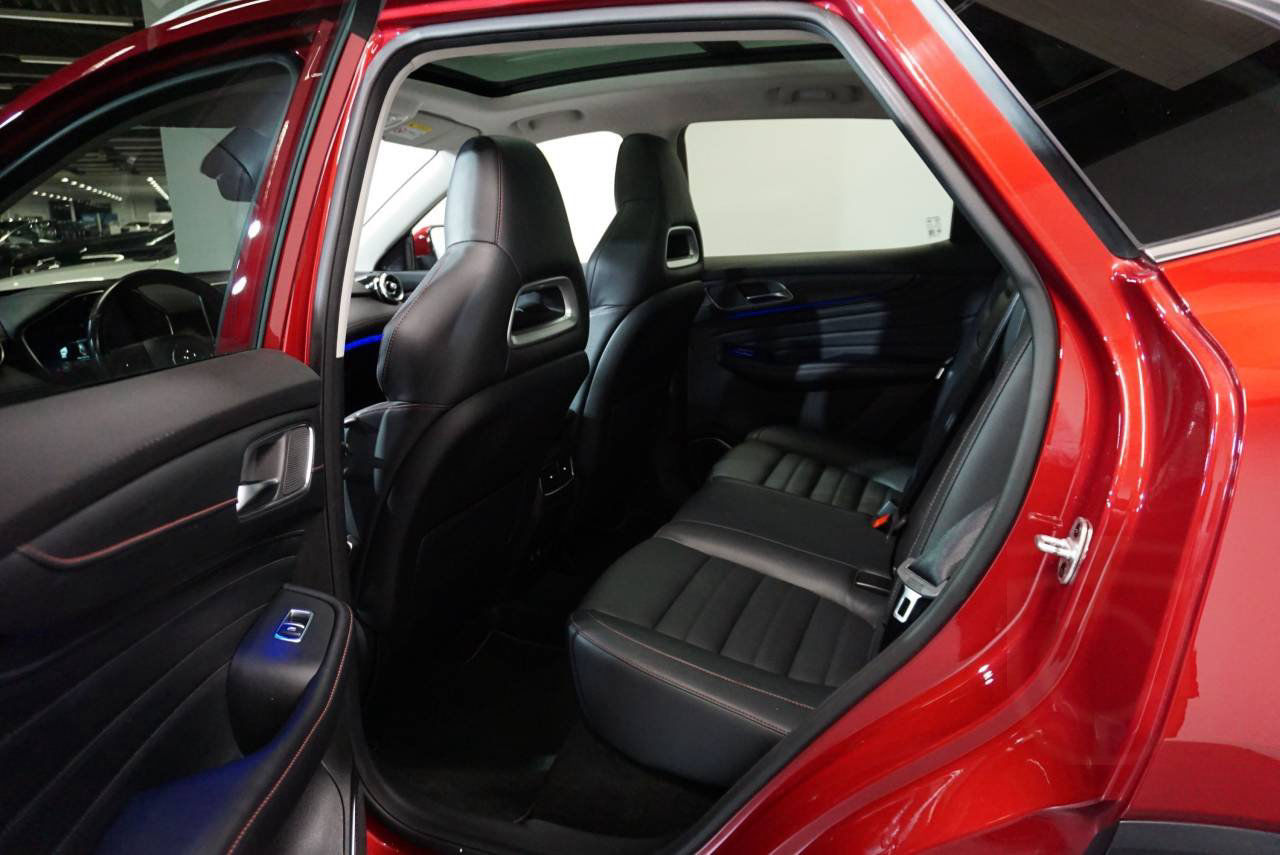 MG EHS PLUG-IN HYBRID LUXURY