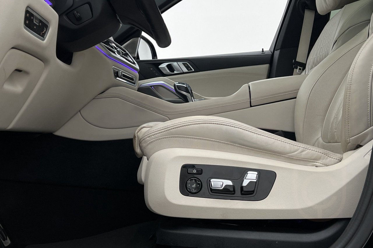 BMW X6 xDrive40i M Sport Pano B&W Sky Komfortstolar 360°