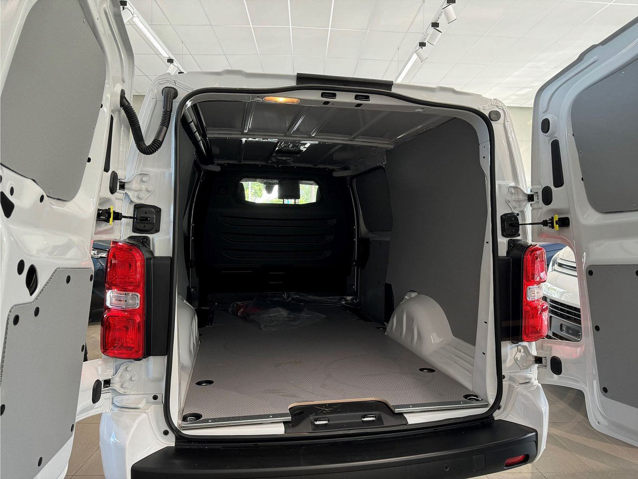 Peugeot e-Expert Plus Electric