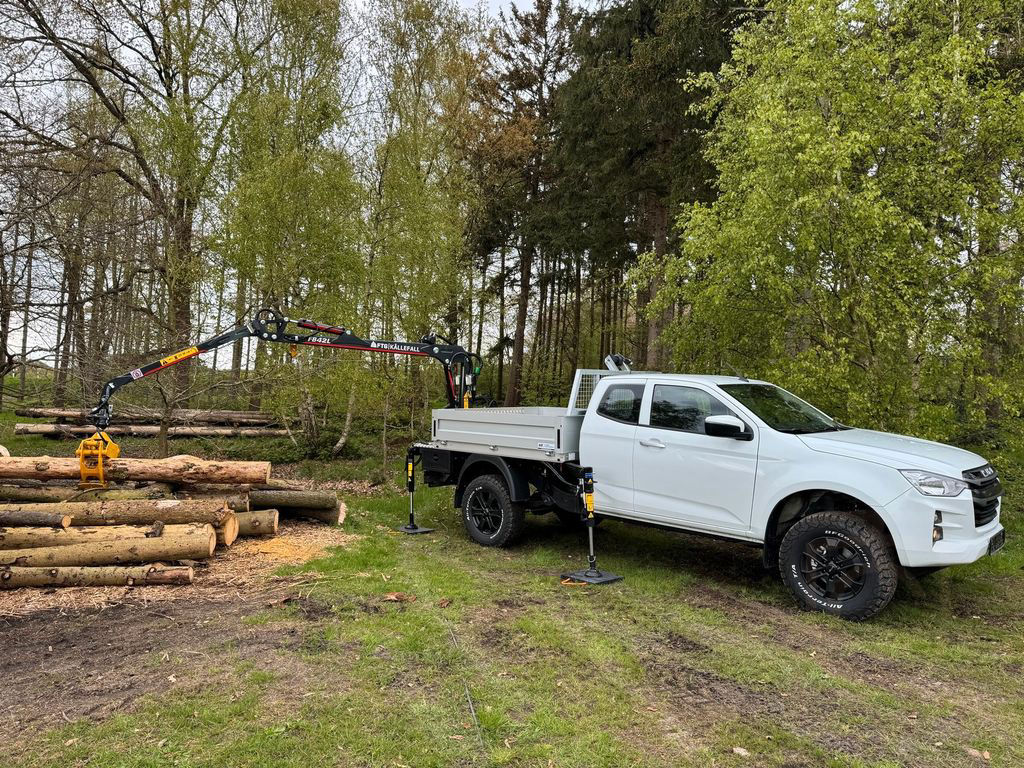 Isuzu D-Max Space Cab LS AT BIG-MAX Forstkran Greifer
