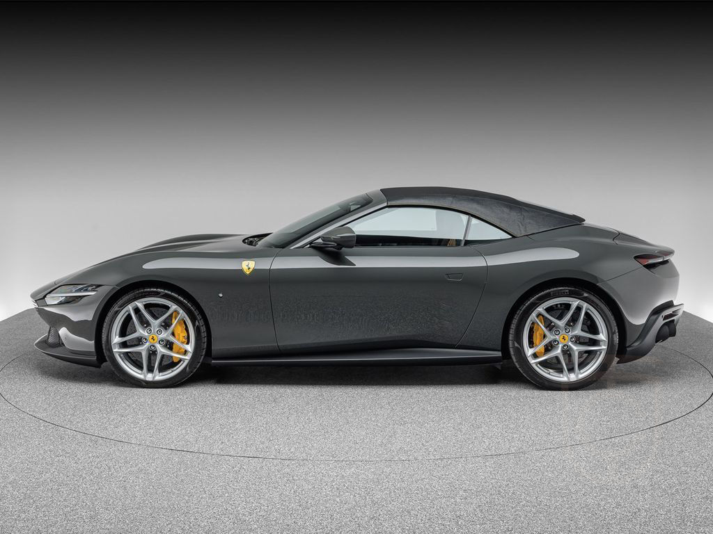 Ferrari Roma Spider