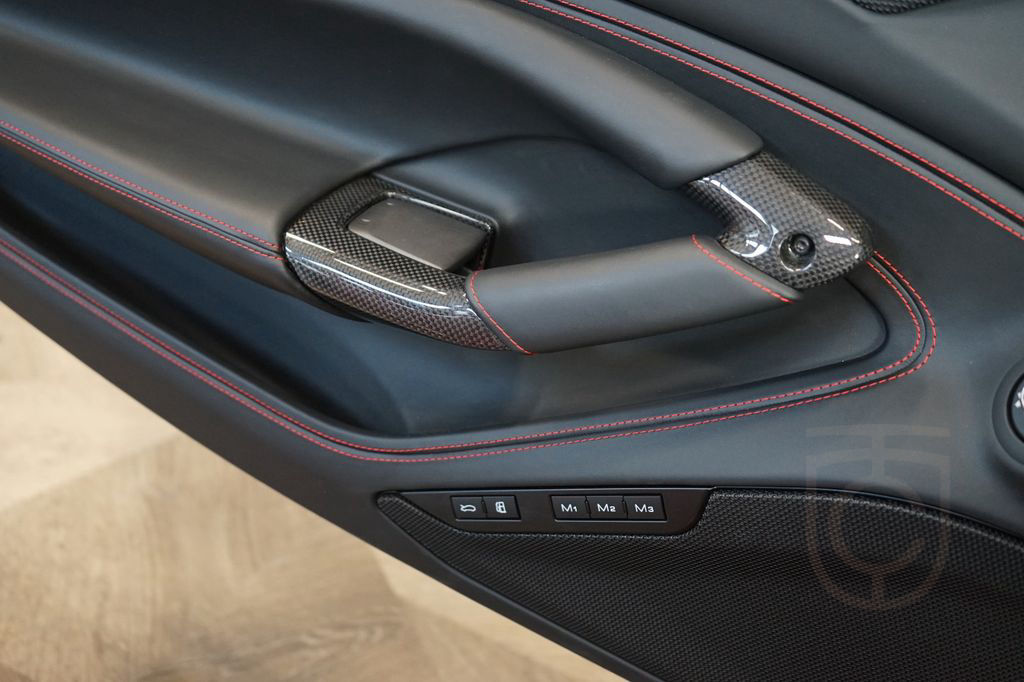 Ferrari F8*SPIDER*LIFT*CARBON*WARRANTY*295.372€ NETTO
