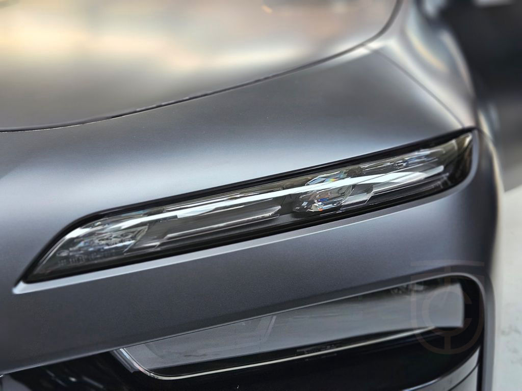BMW M760e xDrive/Sky L./Crystal Lights/B&W Diamond