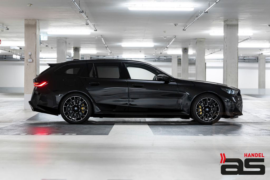 BMW M5 touring Ultimate|Keramik|Carbon|Pano|B&O|21"