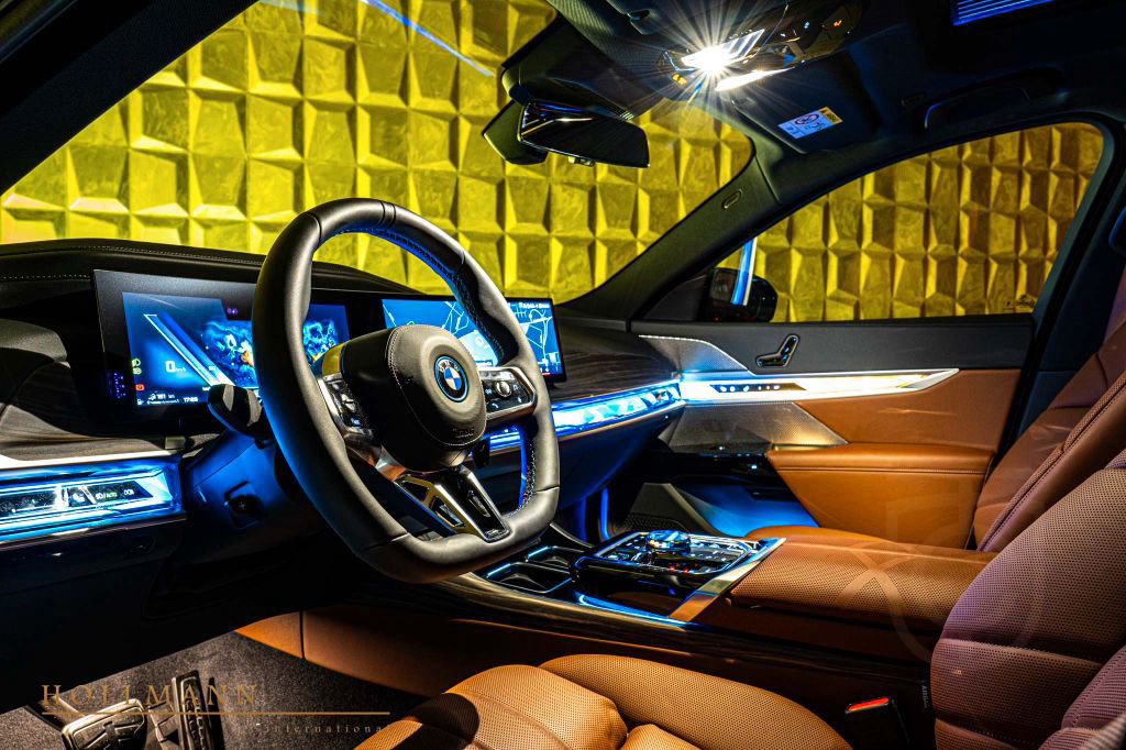 BMW M760e xDrive +SKY LOUNGE+M SPORT BRAKE SYSTEM+