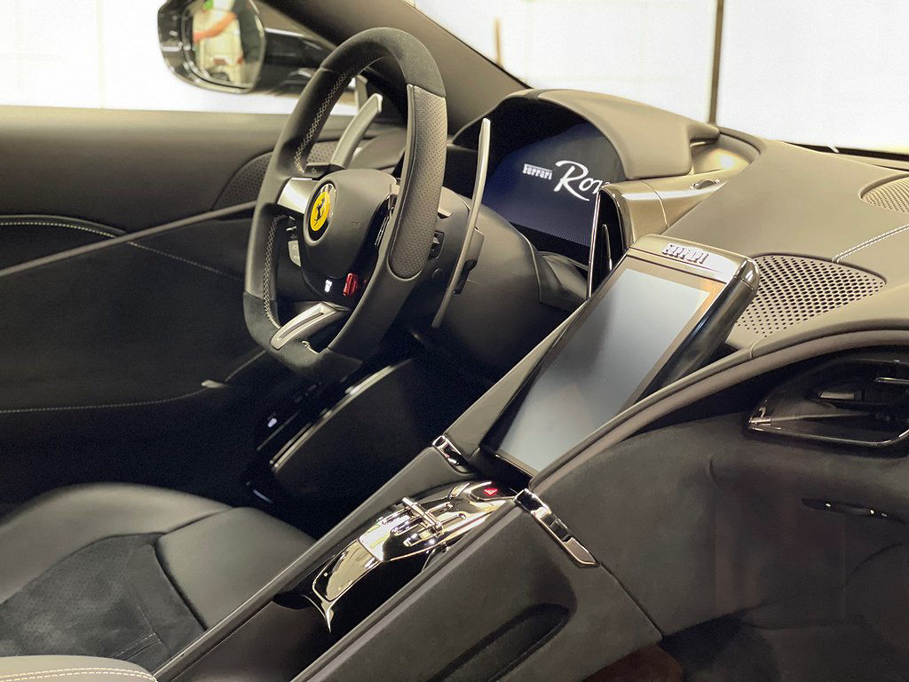 Ferrari Roma 3.9 V8 DCT 620hk 2021 Kolfiber Sv-såld MOMSBIL