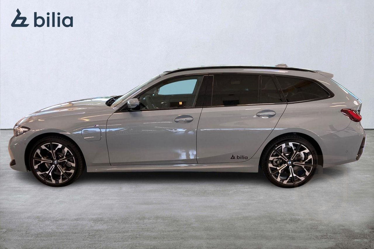 BMW 330e xDrive Touring