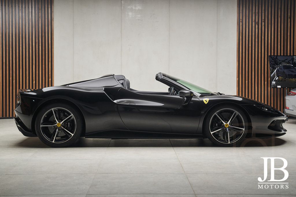 Ferrari 296 GTS Nero Daytona LIFT JBL CARBON SURROUND