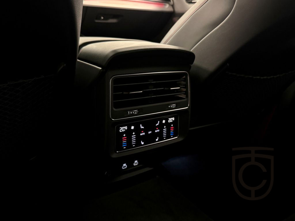 Audi Q8 50 TDi Q S-LINE Black EDT. *FULL* NP: 89.592€