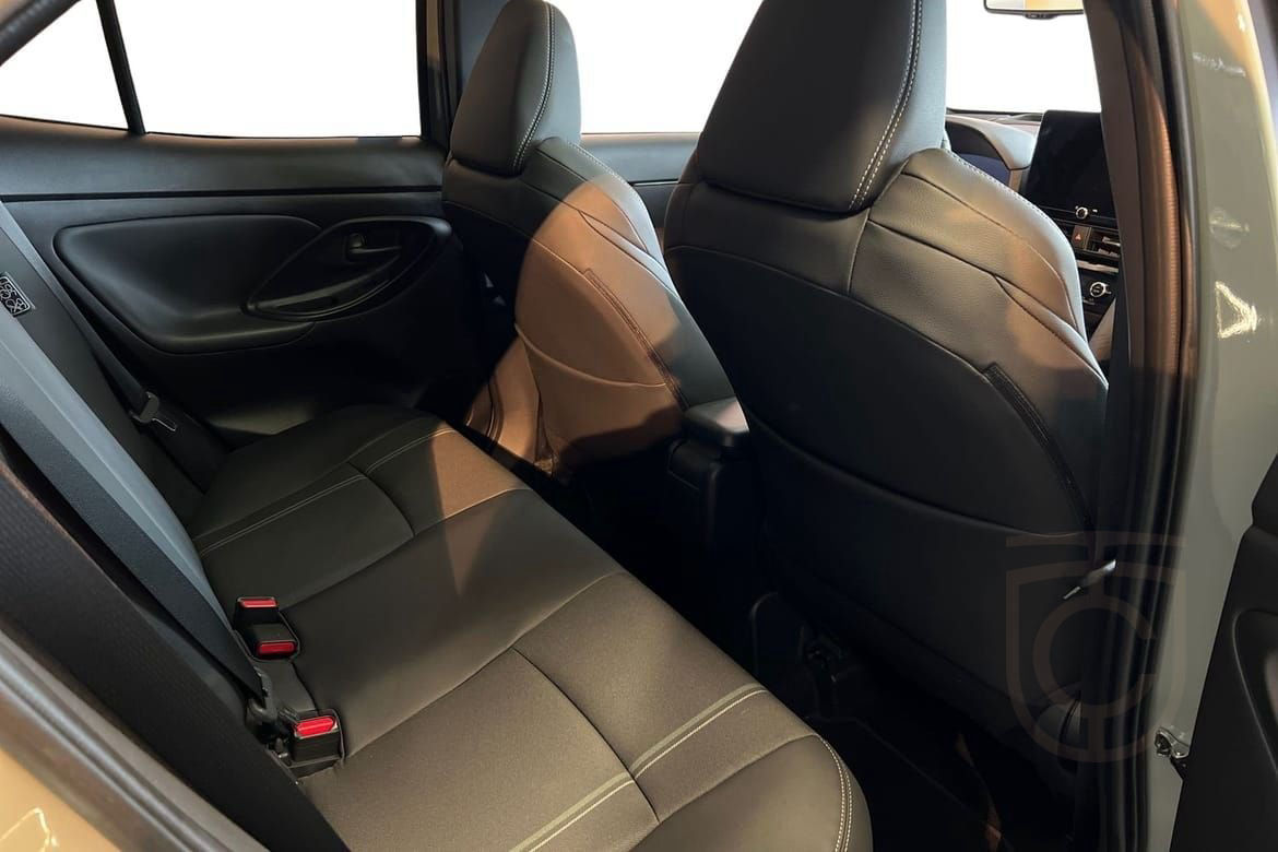 Toyota Yaris Cross Hybrid 130 AWD-i 1,5 PREMIERE EDITION PAN