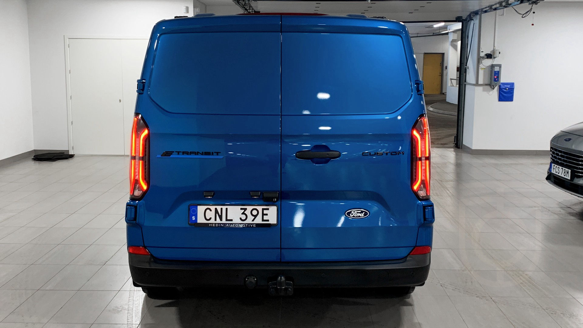 Ford E-Transit Custom 320
