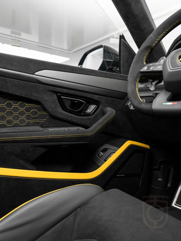 Lamborghini URUS PERFORMANTE/HeadUp/Carbon/23"/Prod.25
