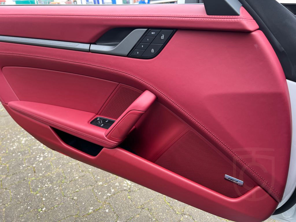 Porsche 911 992 CARRERA COUPE, MY 2023, EZ. 08/2025