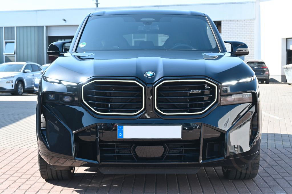 BMW XM*B&W*MASS*LUFT*23"AHK*ACC*NAV*MIETKAUF