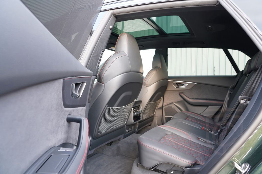 Audi RSQ8 4.0TFSI quattro INDIVIDUAL DYNAMIK+ PANO