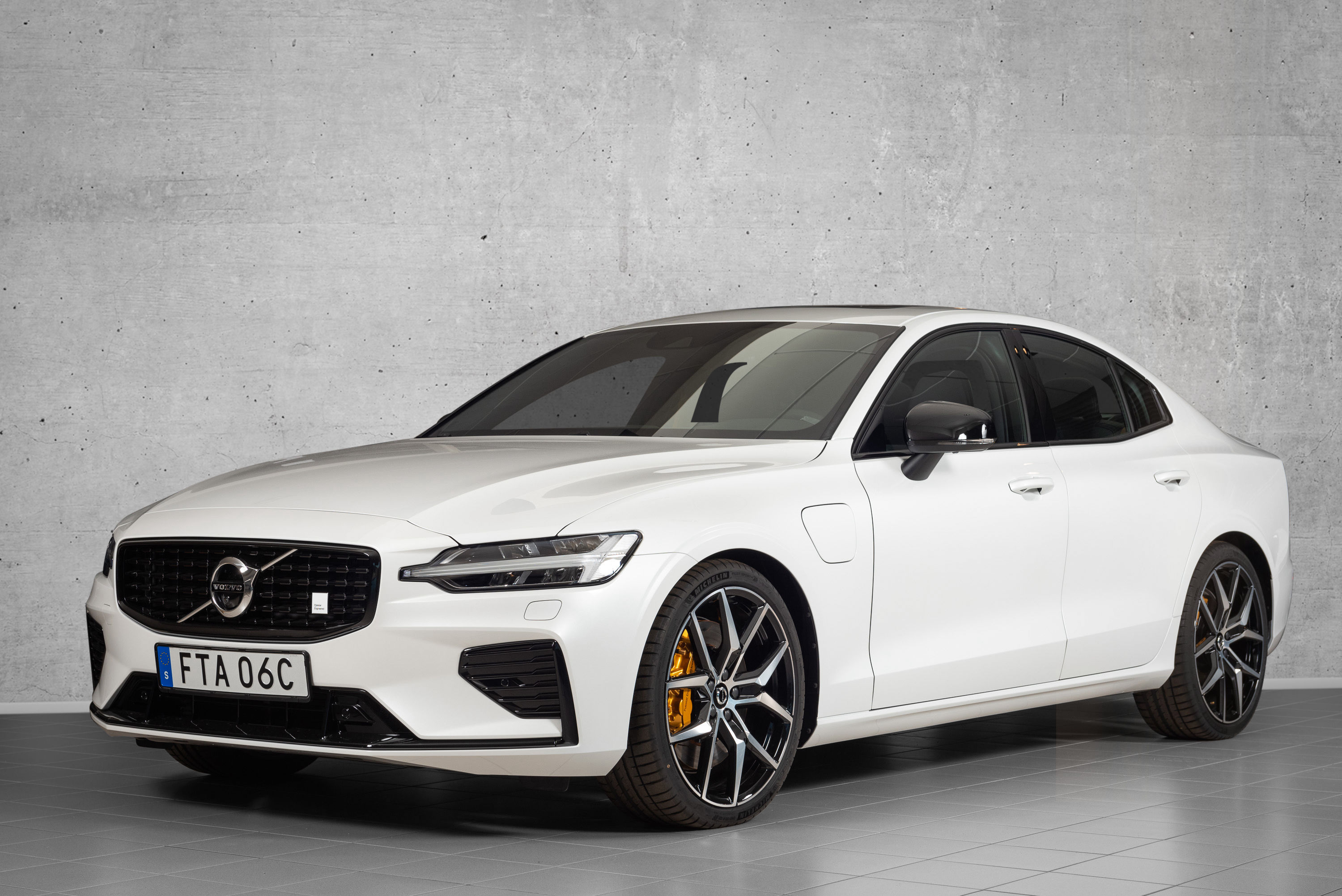 Volvo S60 T8 AWD Polestar Engineered Recharge