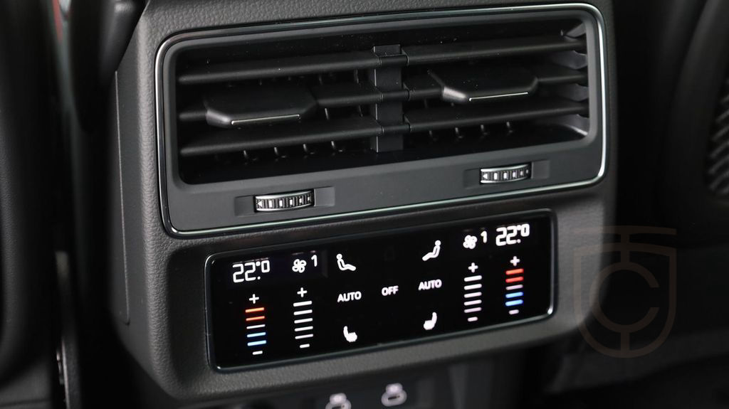 Audi SQ8 TFSI quattro