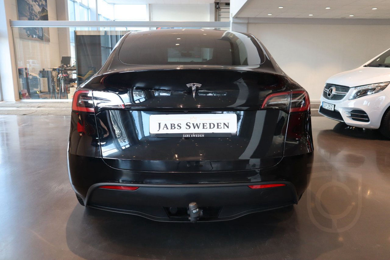 Tesla Model Y Long Range AWD