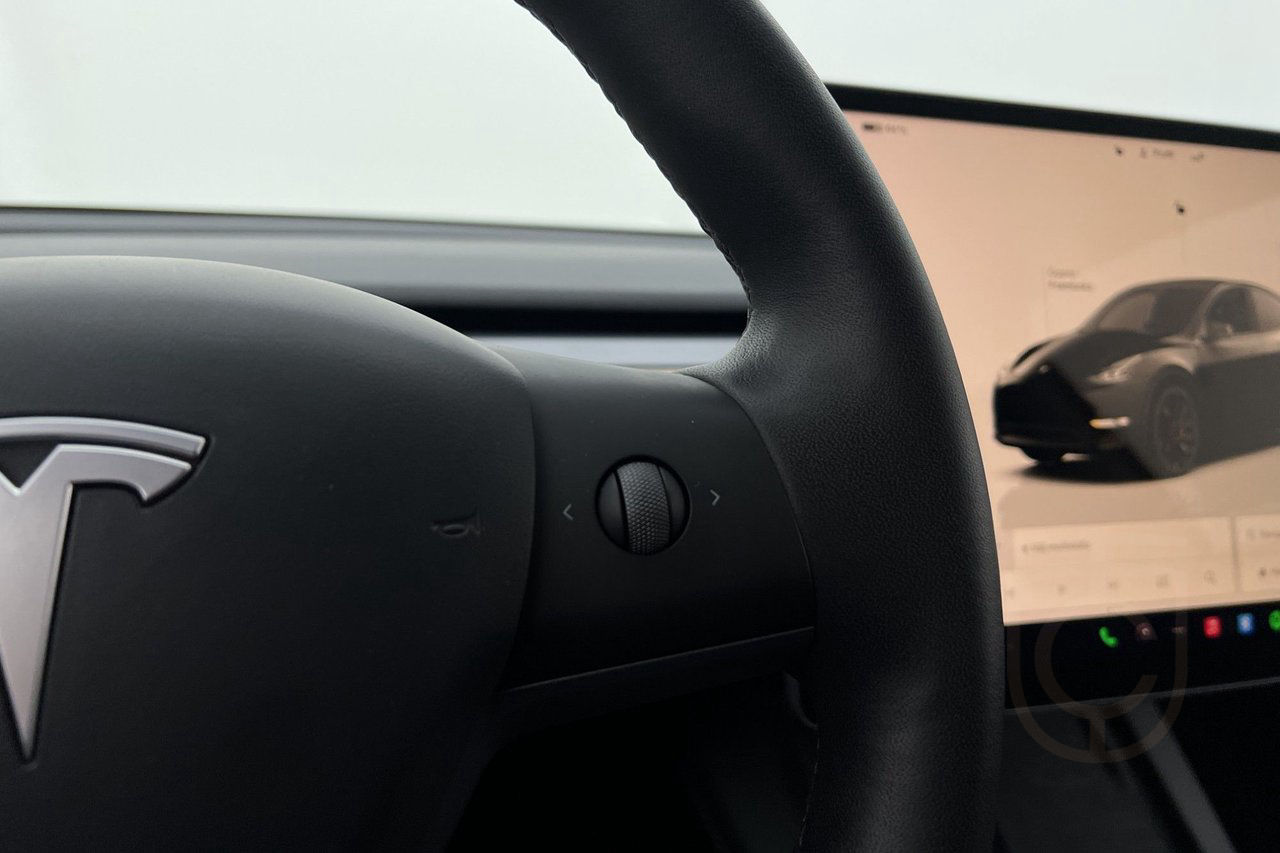 Tesla Model Y Performance AWD Autopilot