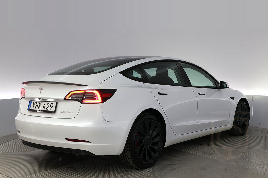 Tesla Model 3 Performance