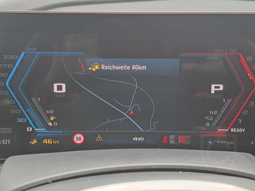 BMW XM M Drivers Gestiksteuerung B&W Surround DAB