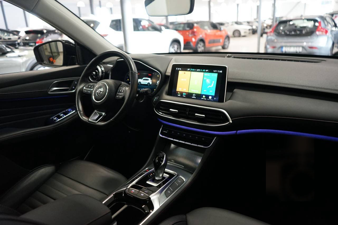 MG EHS Plug-In Hybrid Luxury 1