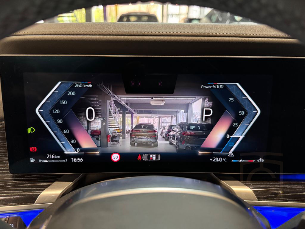 BMW 740d xDrive M Sport~PANO SKY~KAMERA 360~HEAD-UP