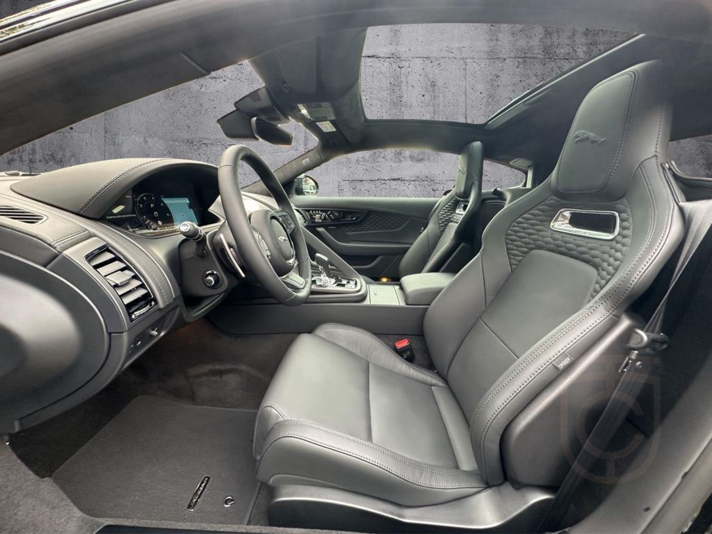 Jaguar F-Type P450 AWD R-Dynamic Black Panorama Navi Le