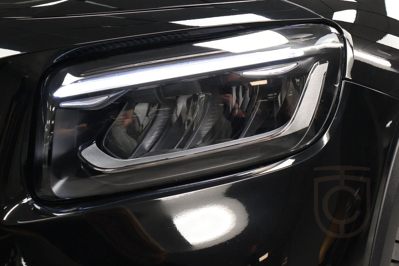 Mercedes-Benz GLB 250 4MATIC AMG LINE NIGHTPACKAGE