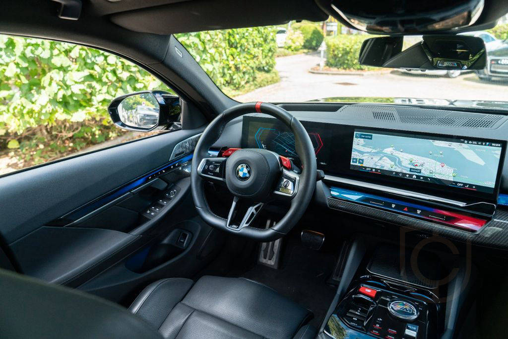BMW M5 Limousine/ DRIVING PROF. / COMFORT PAKET/ B&W