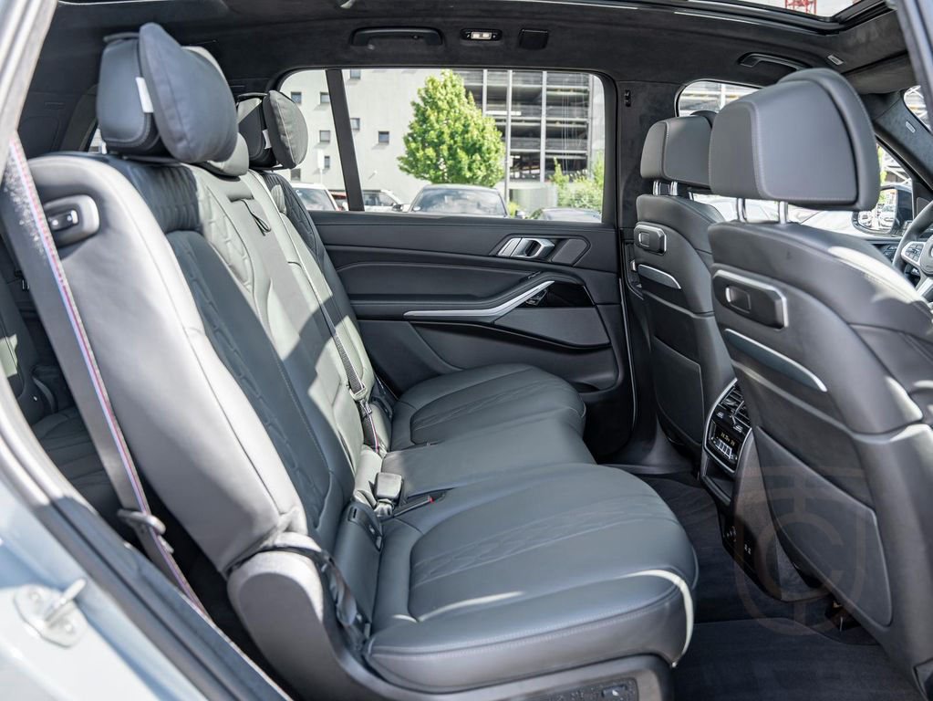 BMW X7 xDr 40d M-SportPro 22Z SI 5/100 AKTIVLENK H/K