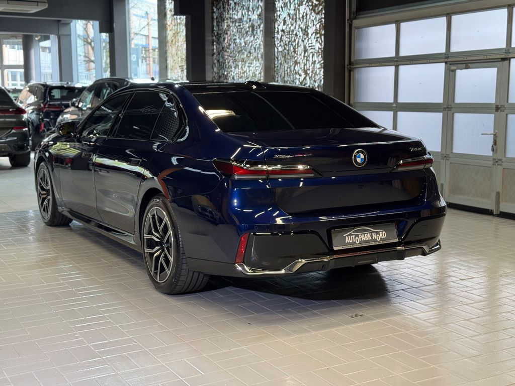 BMW 740d xDrive M Sport~PANO SKY~KAMERA 360~HEAD-UP