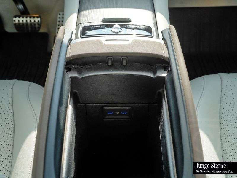Mercedes-Benz EQS SUV