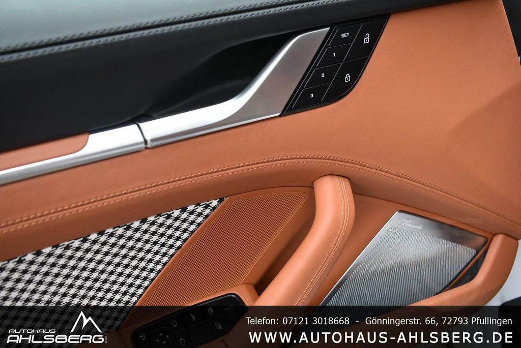 Porsche 911 Turbo S Cabriolet Aero-Kit/Heritage/Exclusiv