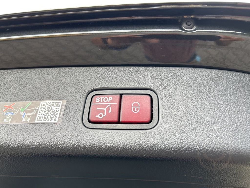 Mercedes-Benz GLC300e 4M AMG Prem+ DISTRO Masage HUD Pano Memo