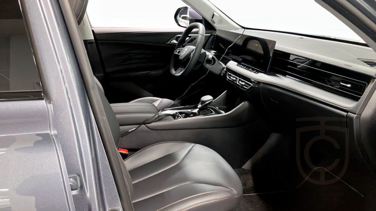 MG HS LUXURY PLUG-IN HYBRID