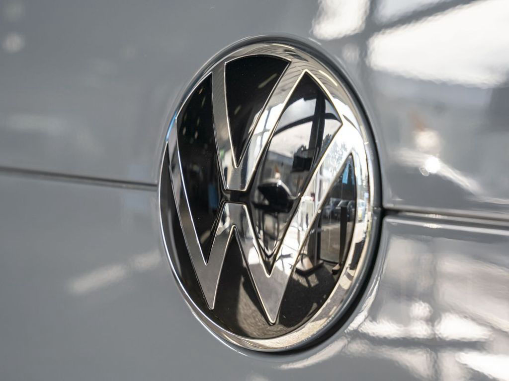 Volkswagen T7 California Beach 2.0 TDI DSG AHK 18" STHZ IQ