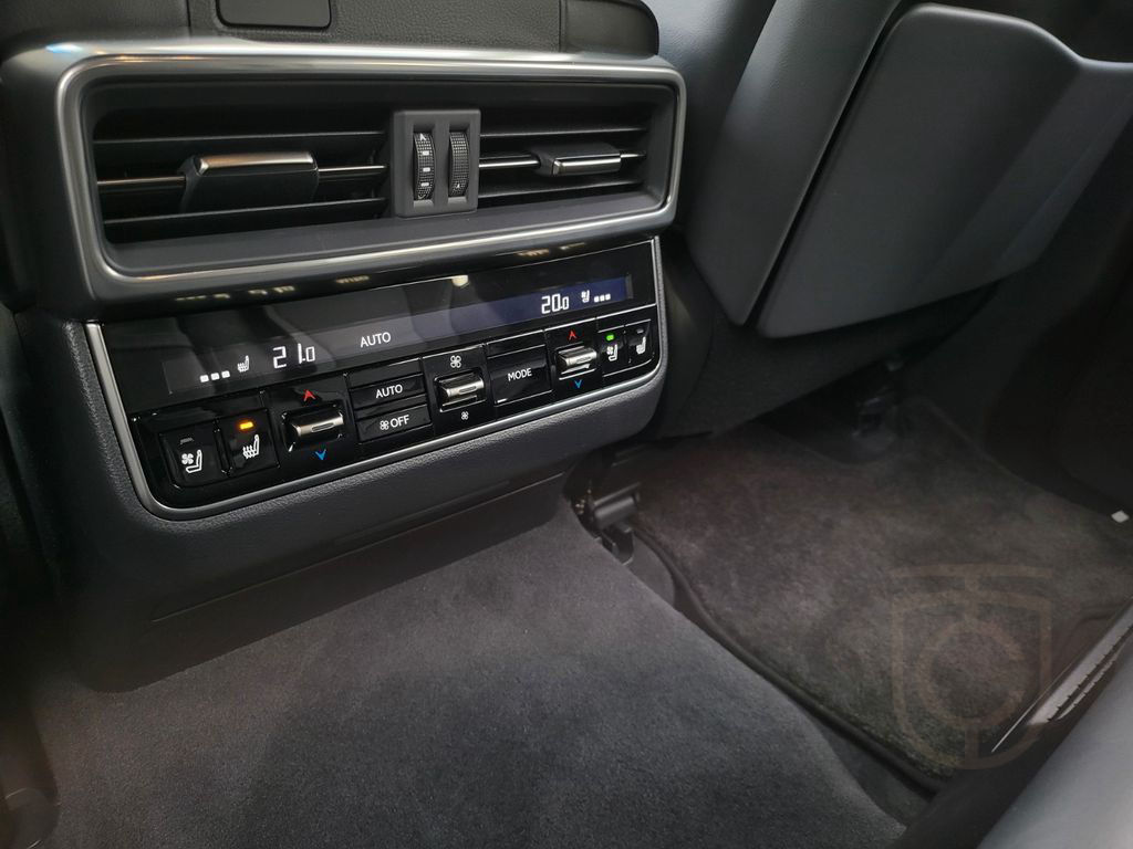 Lexus LX500+2025+FULL+RearTVs+12unitsBERLIN+EUvers&reg