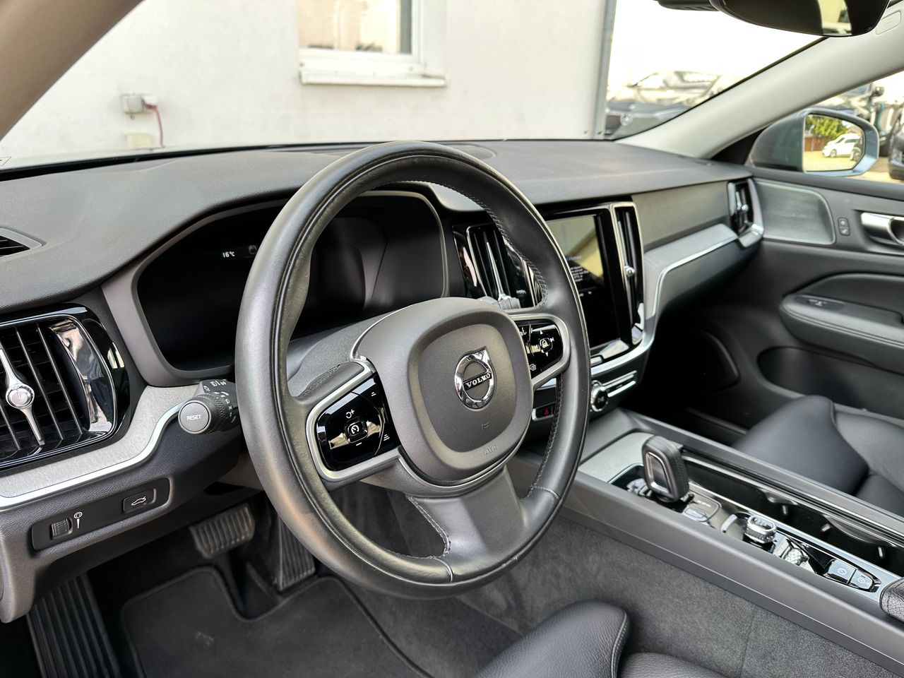 Volvo V60 CC B4 AWD Momentum