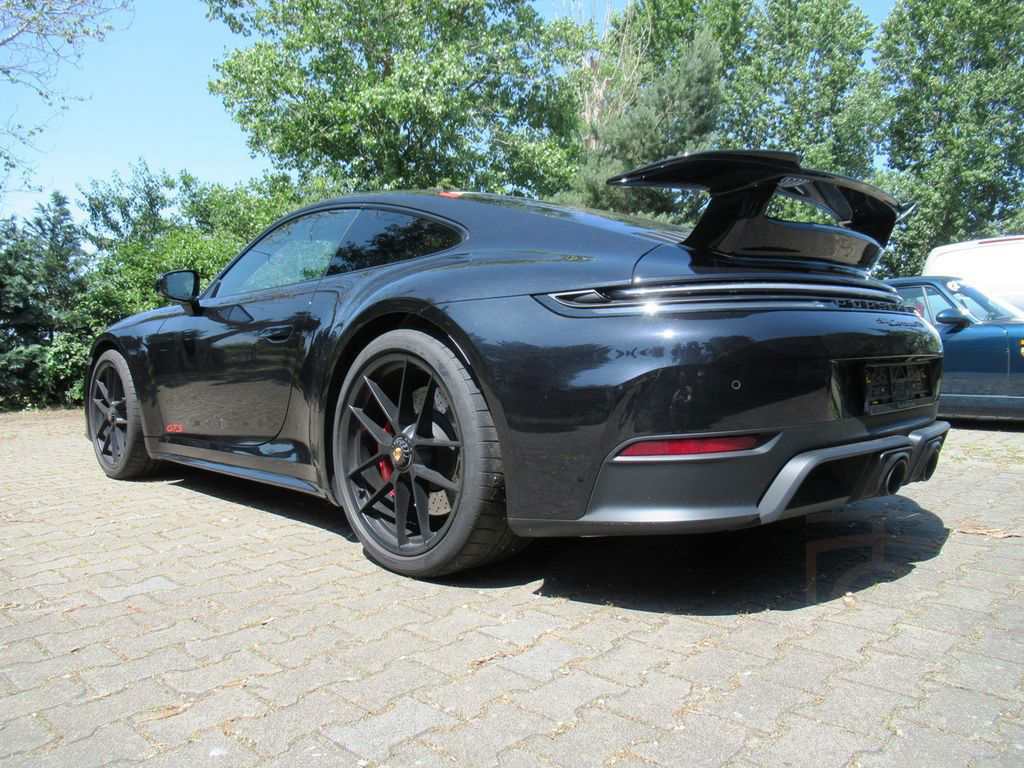 Porsche 992.2 GTS coupe aerokit