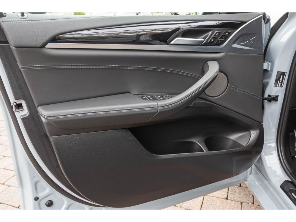 BMW X4 M +Navi+HUD+LED+RFK+Leder+e-Sitze+PDCv+h+DAB