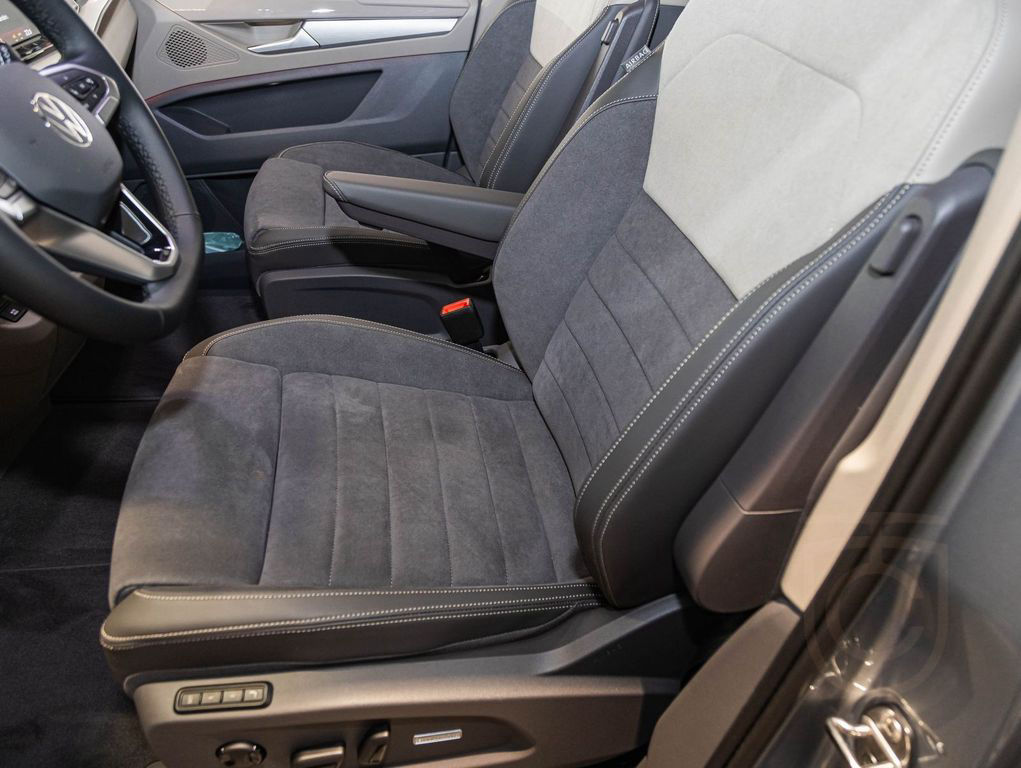 Volkswagen T7 Multivan Style 2,0 l TSI lang | keyless | Eas