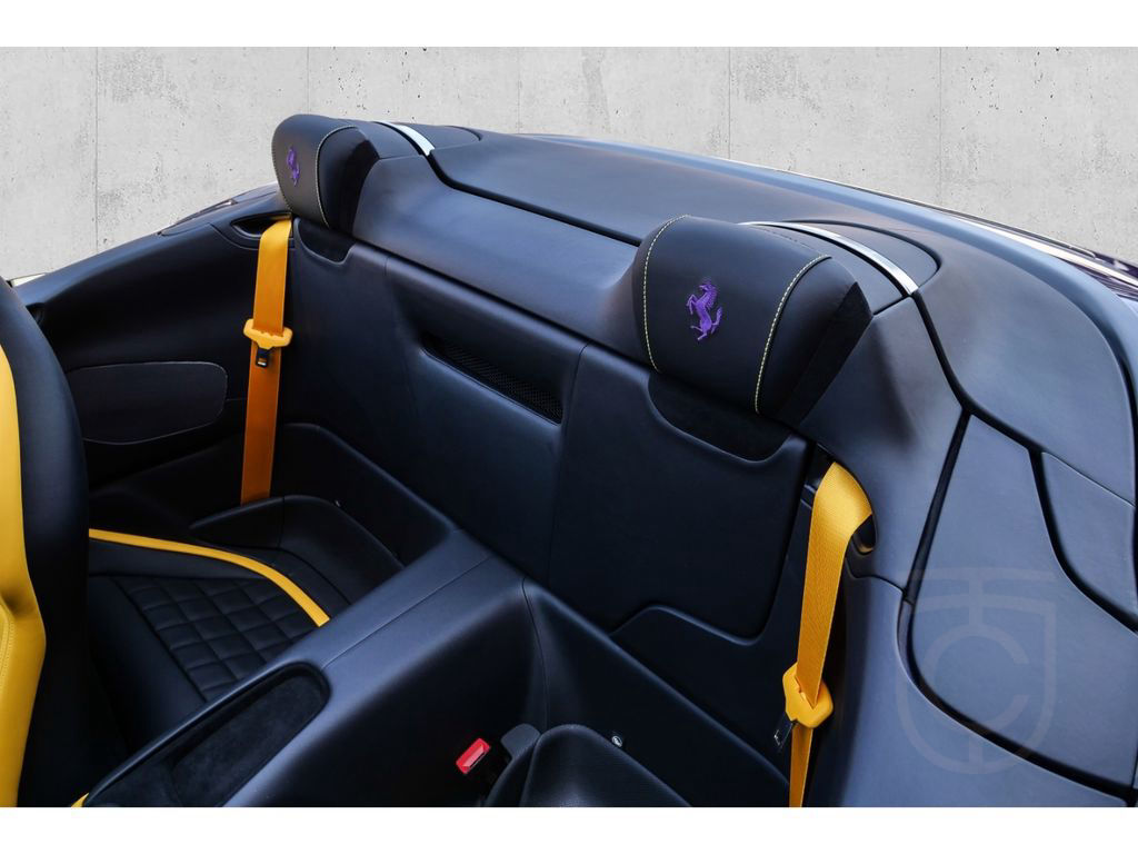 Ferrari Roma Spider *Carbon+LED*MagneRide*Passenger-Disp