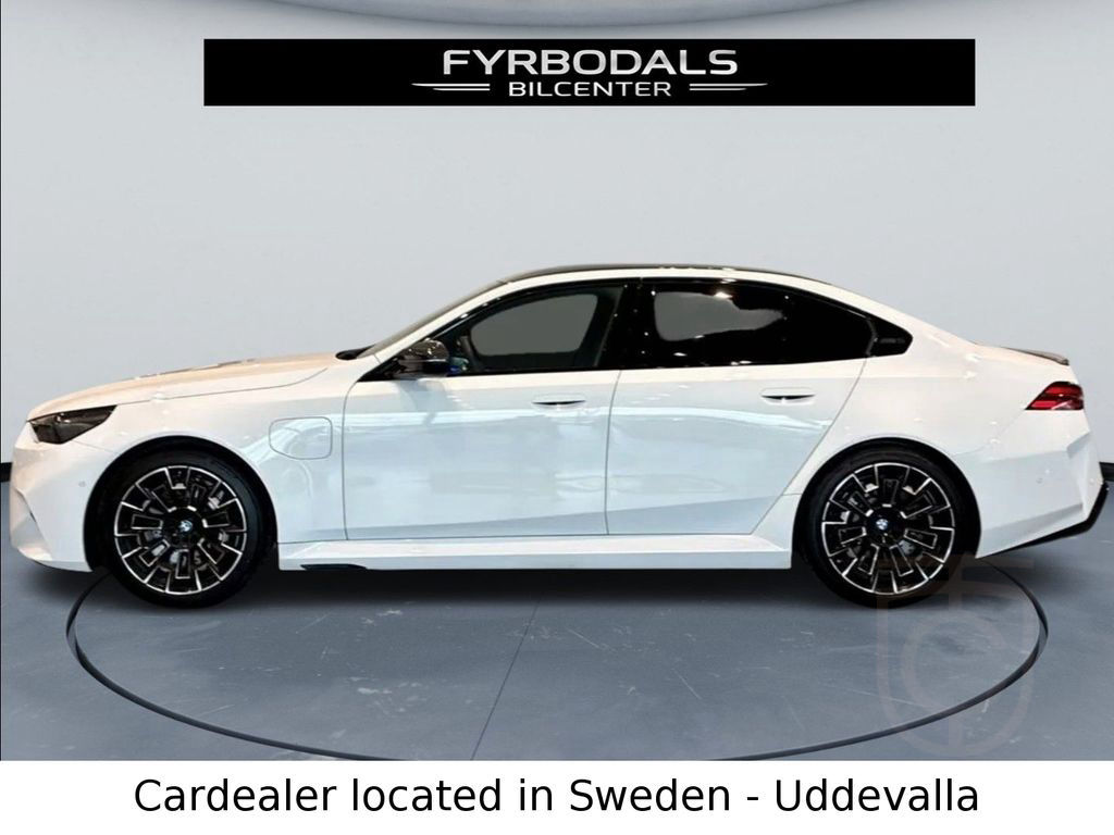 BMW M5 xDrive G90 727hp Hybrid TOWBAR B&W HUD *VAT*
