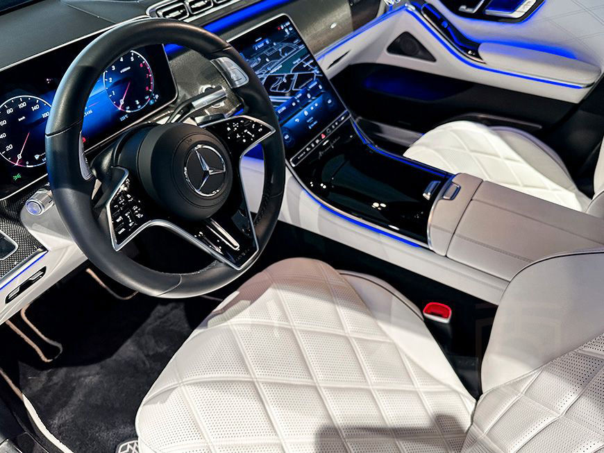Mercedes-Benz Maybach S 680 4M Manufaktur InterP+First-CL Font