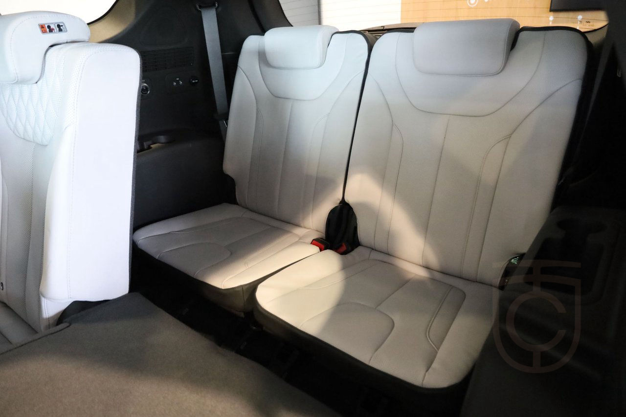 Hyundai Santa Fe Plug-In 4WD Advanced Luxurys Pack