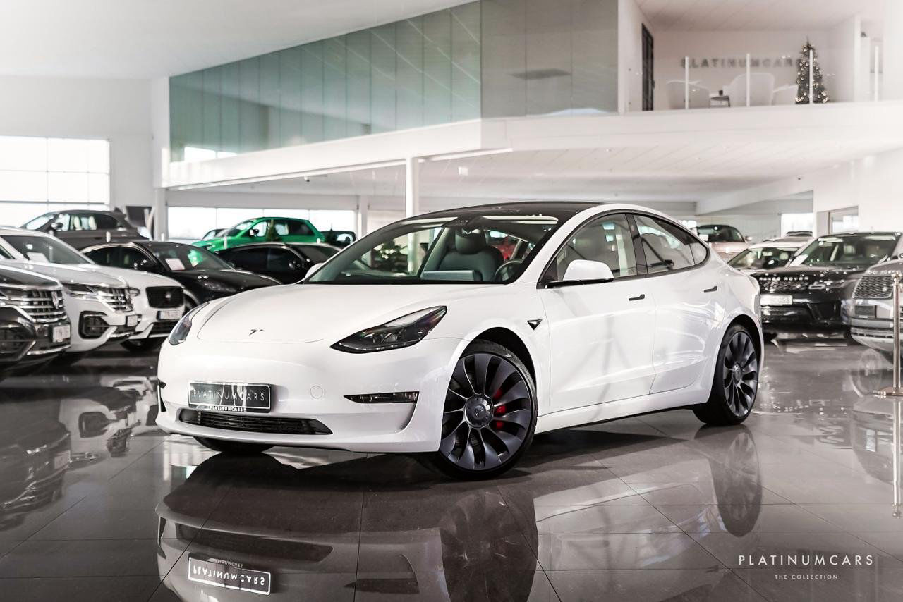 Tesla Model 3 Performance Dual Motor AWD / Låga mil