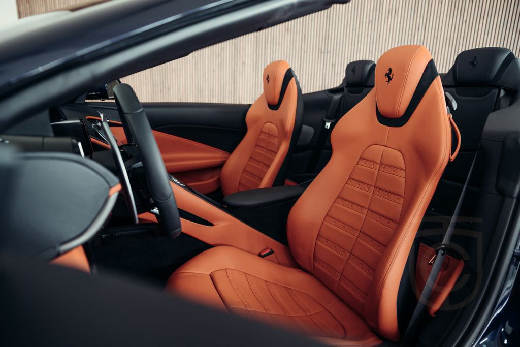 Ferrari Roma Spider, Blu America, Terra Antica, MwSt.